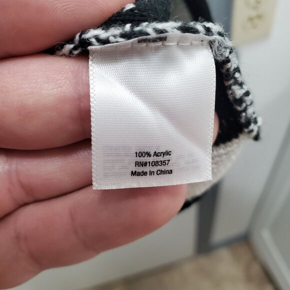 A.n.a‎ Ana Woman's Black White Stripe 100% Acrylic Knit 3/4 Sweater Plus Size 1X - Picture 3 of 5